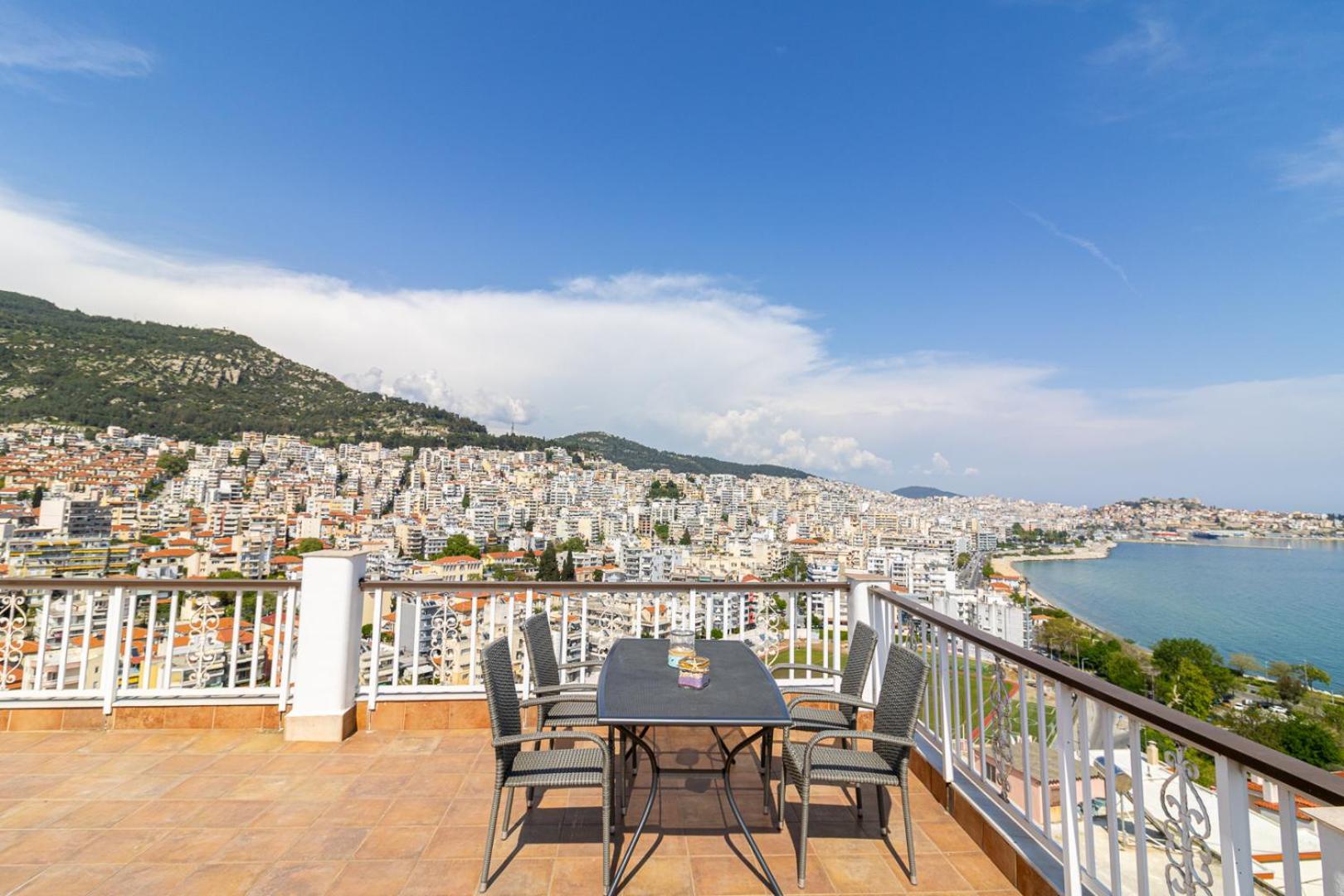 Finas Penthouse,Private Terrace,Great View,Mins From Sea Lägenhet Kavala Exteriör bild
